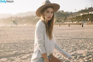 Camila Morrone / camilamorrone nude photo #0316