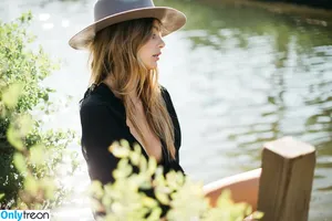 Camila Morrone / camilamorrone nude photo #0337