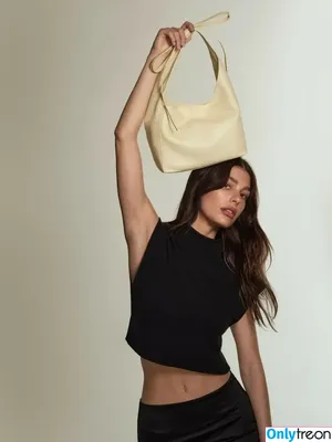 Camila Morrone / camilamorrone nude photo #0452