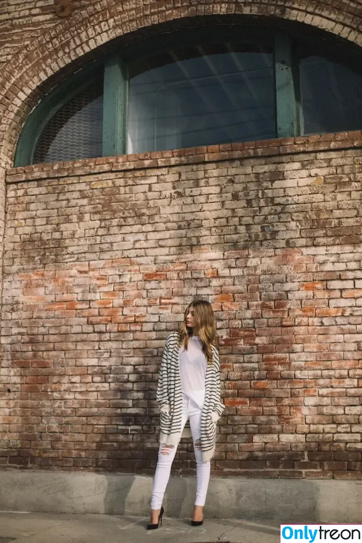 Camila Morrone nude photo #0201 (camilamorrone)