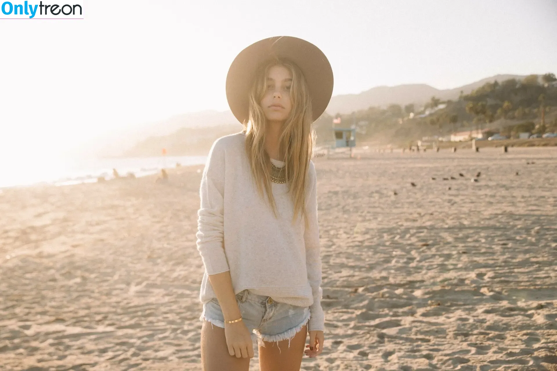 Camila Morrone nude photo #0312 (camilamorrone)