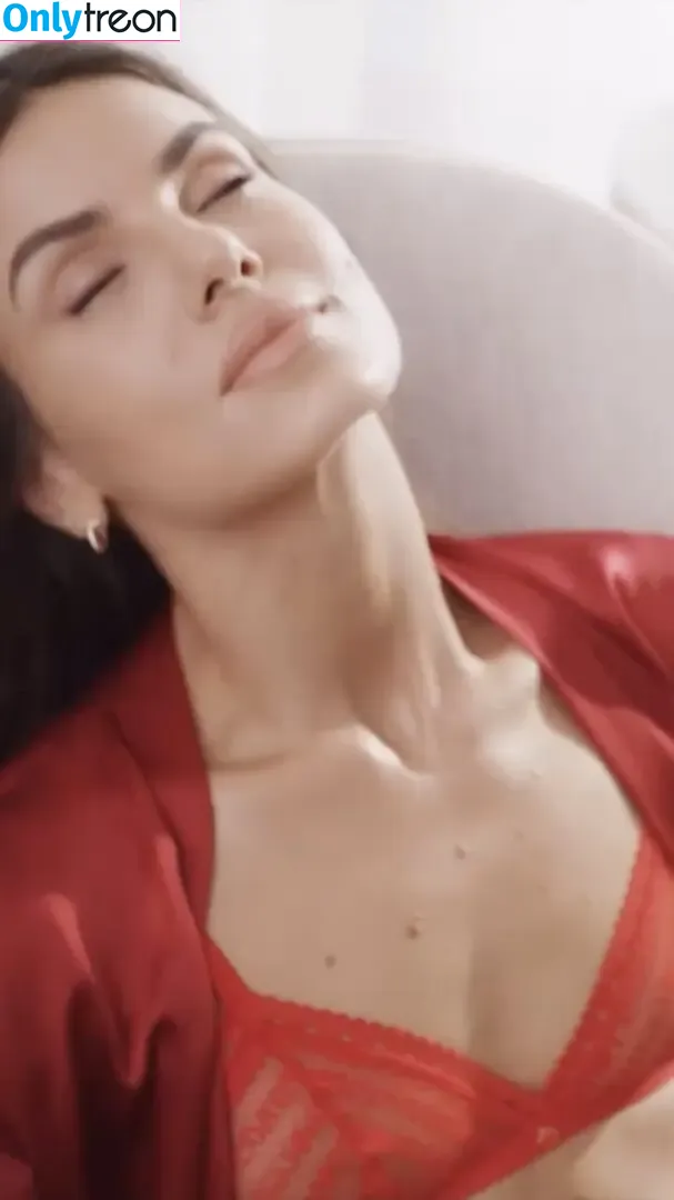 Camila Queiroz nude photo #0312 (camilaqueiroz)