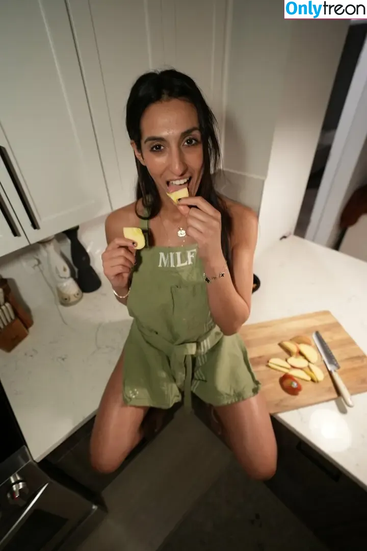 camiliakxoxo nude photo #0073 (Camiliakent24 / camilakent)
