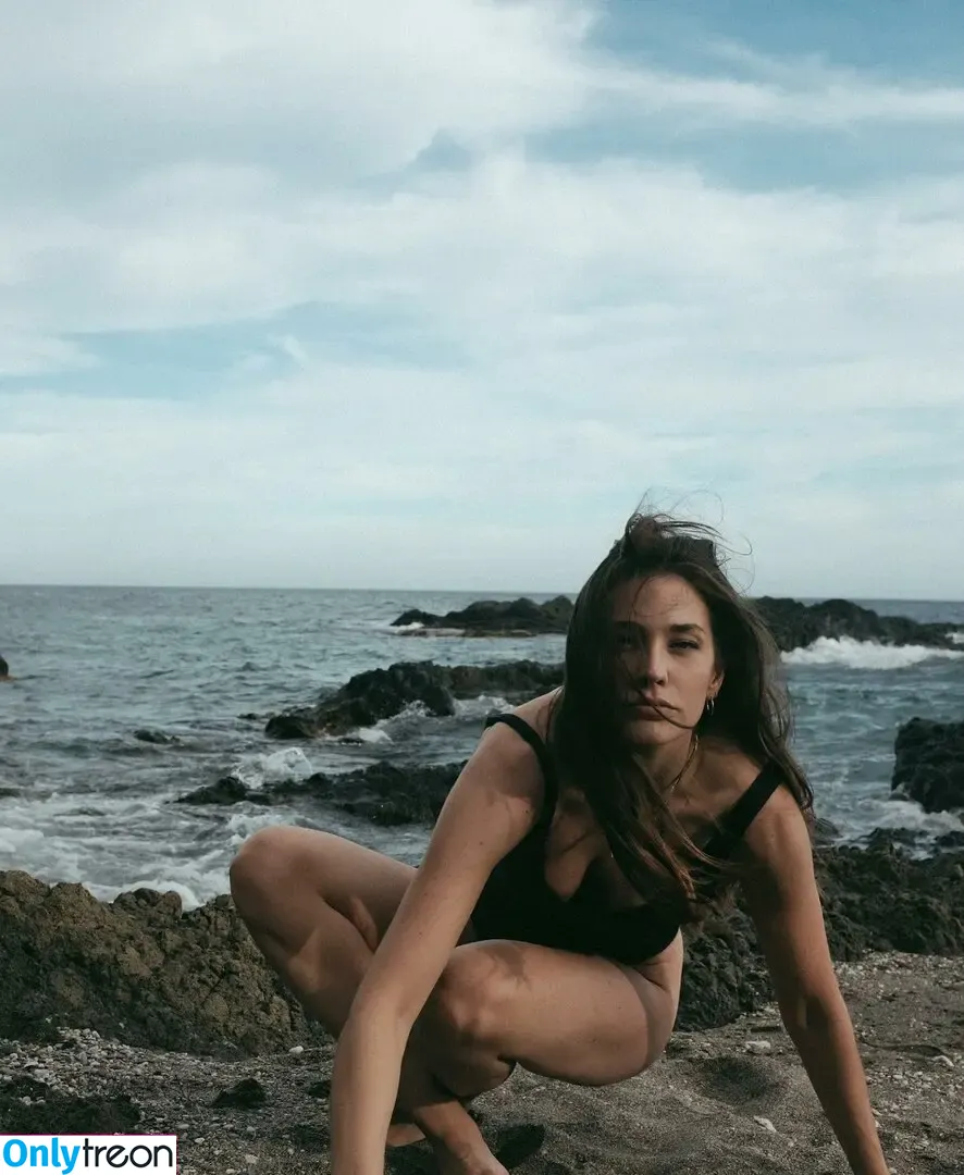 Camille Dugast nude photo #0007 (camilledugast)