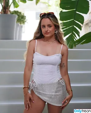 Camille LV / CamilleLvqu / camille_lvqu nude photo #0129