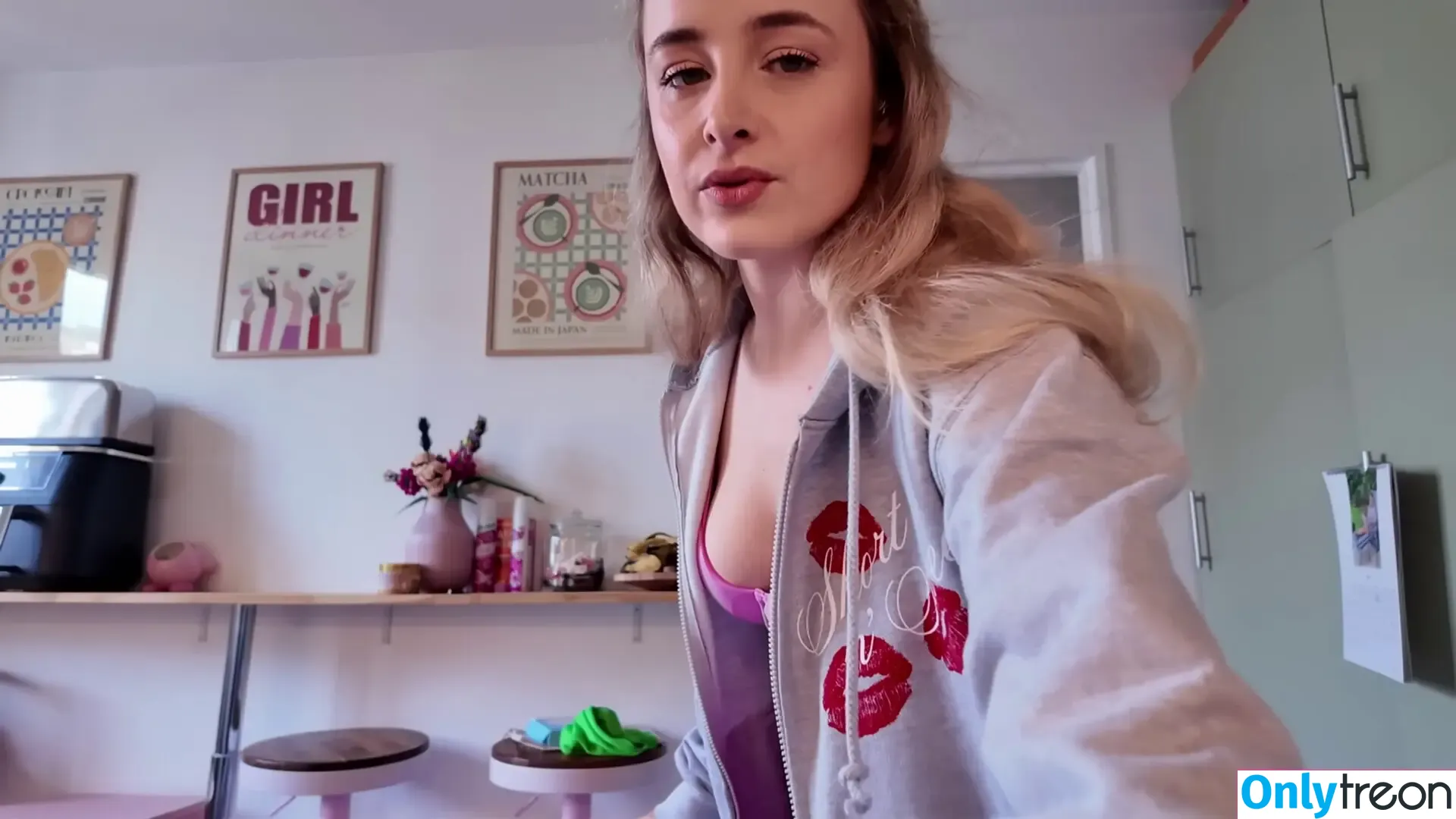 Camille LV nude photo #0156 (CamilleLvqu / camille_lvqu)
