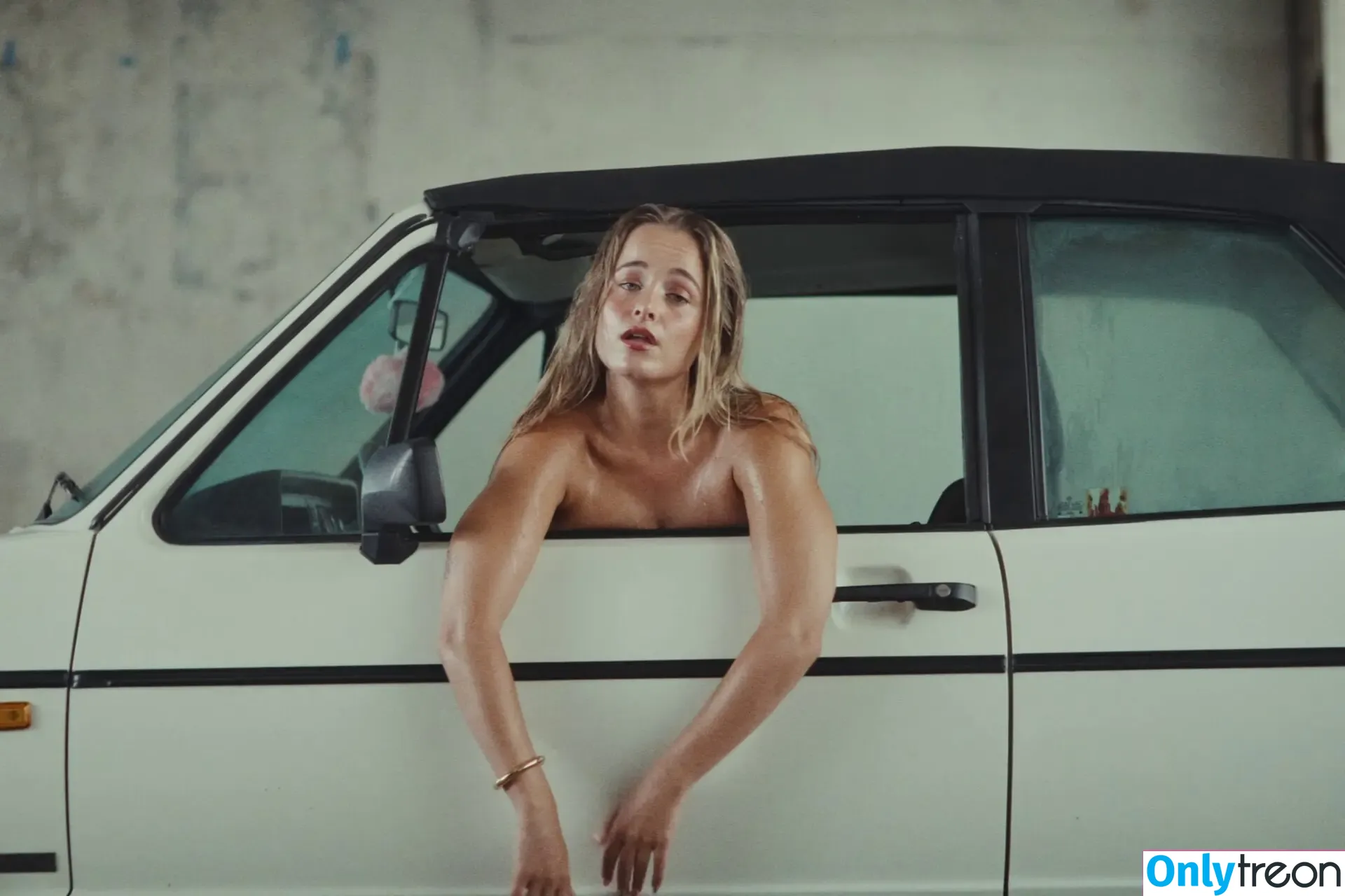 Camille LV nude photo #0169 (CamilleLvqu / camille_lvqu)