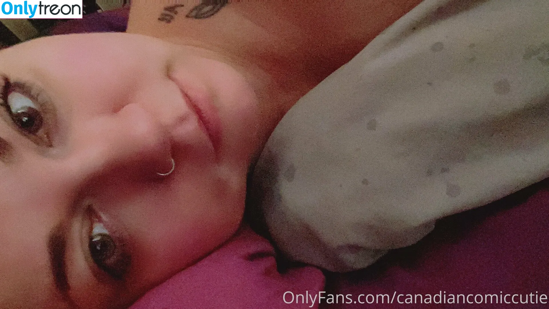 canadiancomiccutie nude photo #0013 (canadiancomiccutie)