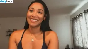 Candice Patton / candicepatton nude photo #0158