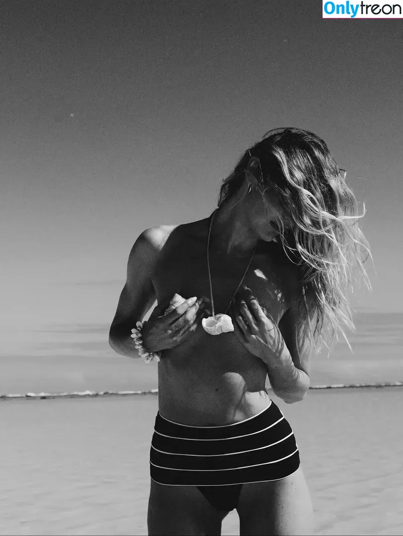 Candice Swanepoel nude photo #0525 (candiceswanepoel)