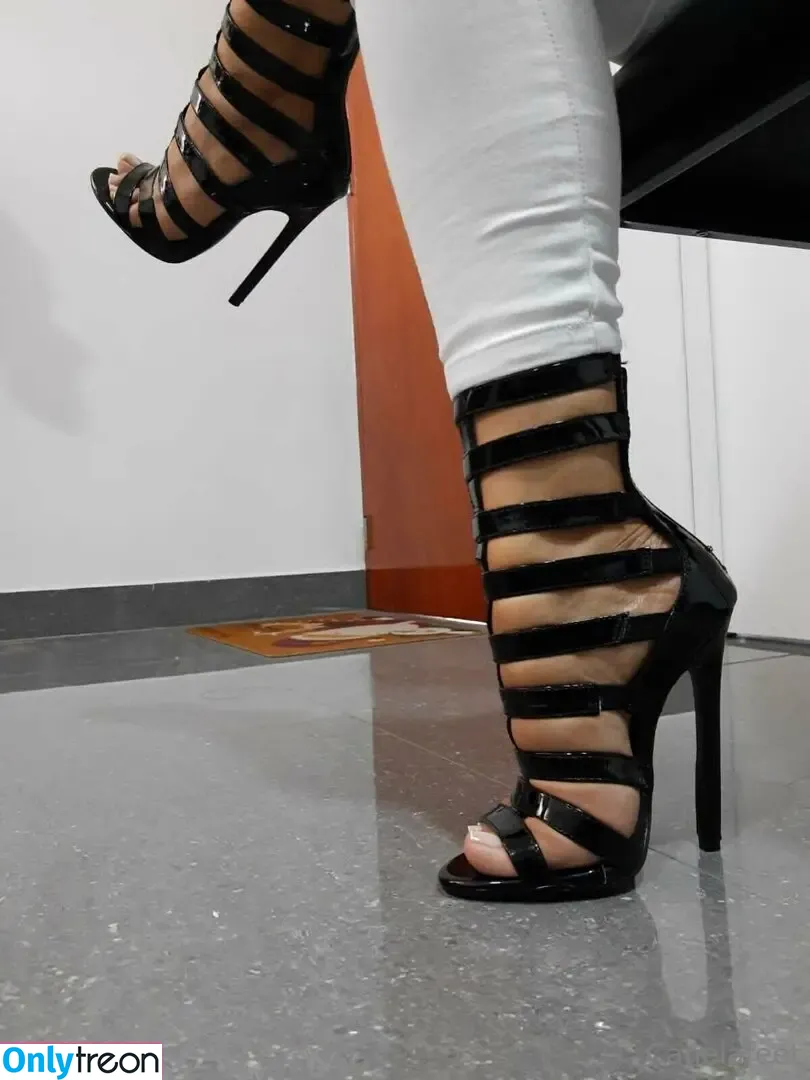 canelafeet1 nude photo #0021 (feet_canela)