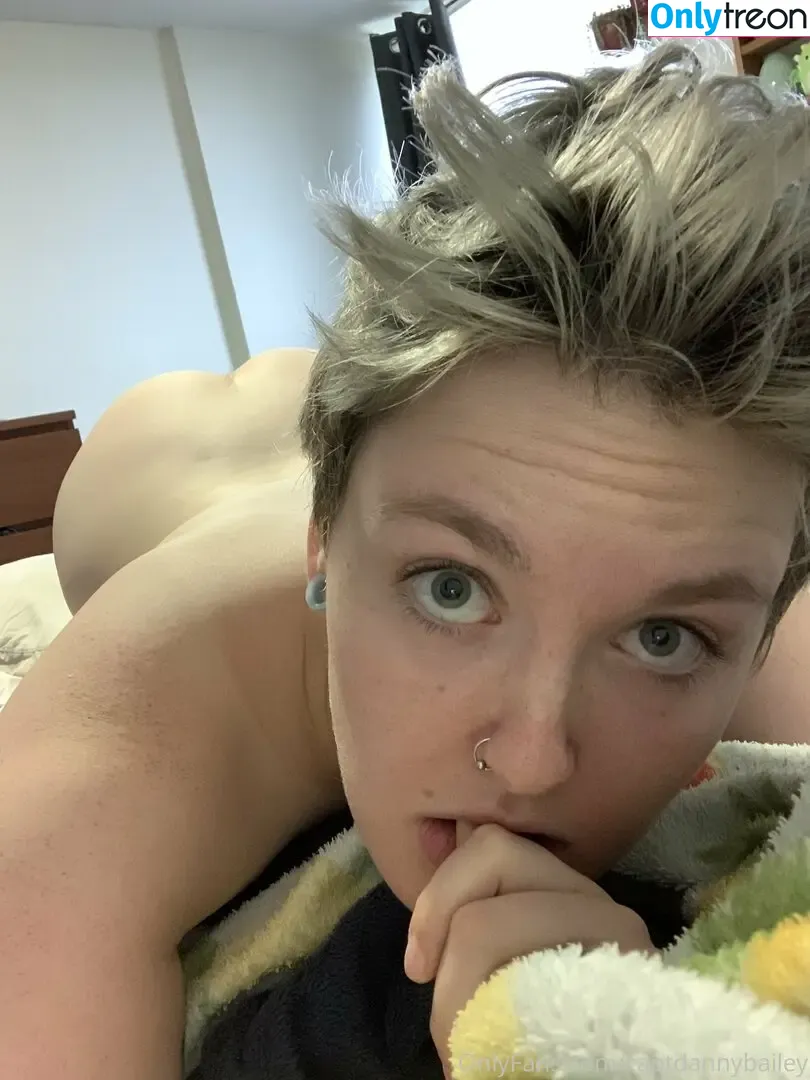 captdannybailey nude photo #0016 (captdannybailey)