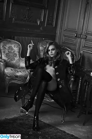 Cara Delevingne / caradelevingne nude photo #0015