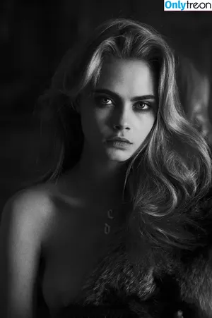 Cara Delevingne / caradelevingne nude photo #0019