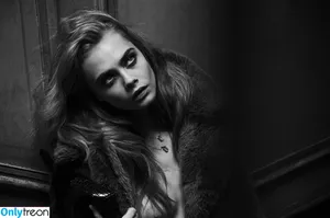 Cara Delevingne / caradelevingne nude photo #0020