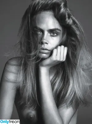 Cara Delevingne / caradelevingne nude photo #0052