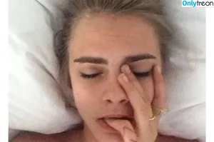 Cara Delevingne / caradelevingne nude photo #0054
