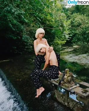 Cara Delevingne / caradelevingne nude photo #0059