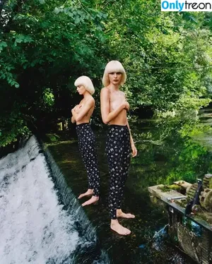 Cara Delevingne / caradelevingne nude photo #0060