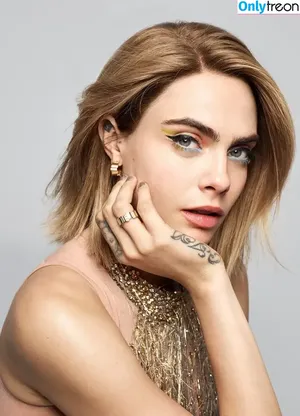 Cara Delevingne / caradelevingne nude photo #0075