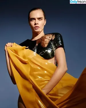 Cara Delevingne / caradelevingne nude photo #0085