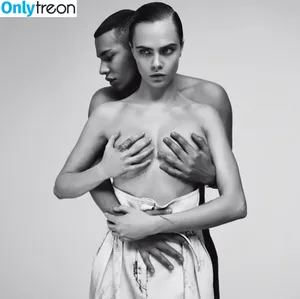 Cara Delevingne / caradelevingne nude photo #0090