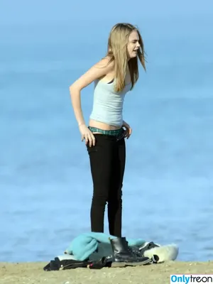 Cara Delevingne / caradelevingne nude photo #0095