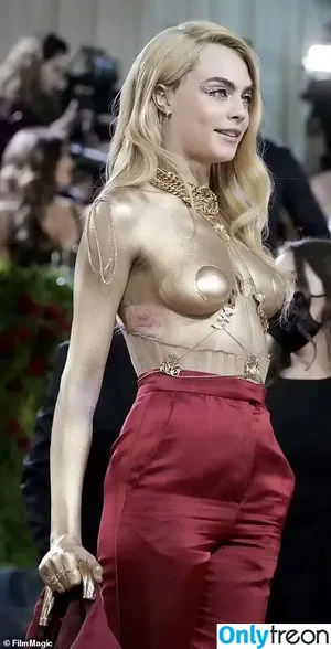 Cara Delevingne / caradelevingne nude photo #0120