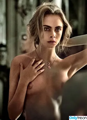 Cara Delevingne / caradelevingne nude photo #0147