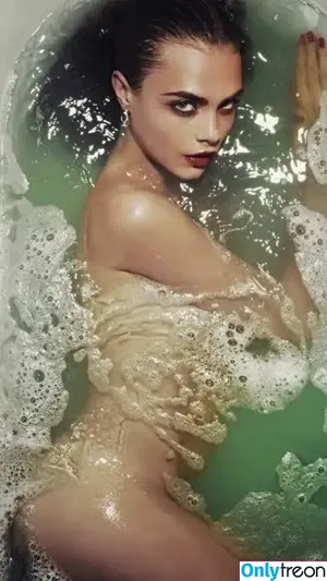 Cara Delevingne / caradelevingne nude photo #0152
