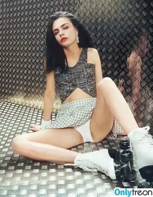 Cara Delevingne / caradelevingne nude photo #0161