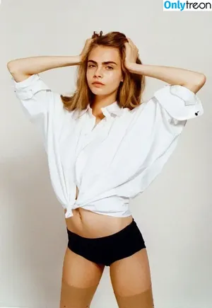 Cara Delevingne / caradelevingne nude photo #0184