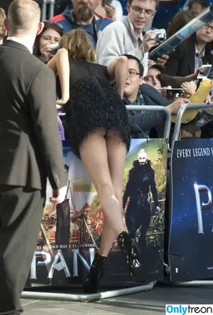 Cara Delevingne / caradelevingne nude photo #0233