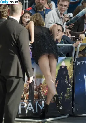 Cara Delevingne / caradelevingne nude photo #0249