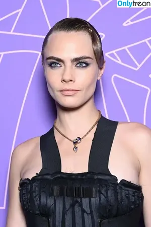 Cara Delevingne / caradelevingne nude photo #0283