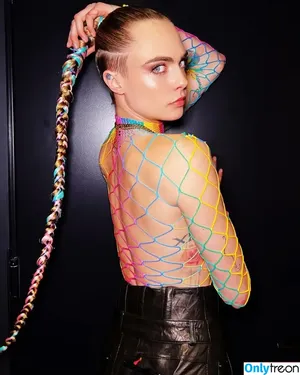 Cara Delevingne / caradelevingne nude photo #0298