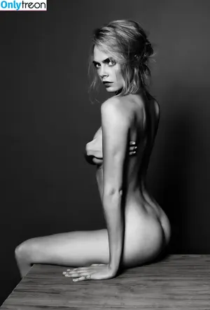 Cara Delevingne / caradelevingne nude photo #0340