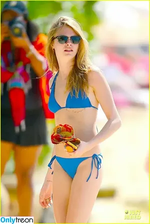 Cara Delevingne / caradelevingne nude photo #0353