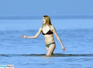 Cara Delevingne / caradelevingne nude photo #0411