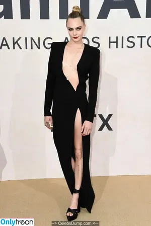 Cara Delevingne / caradelevingne nude photo #0509
