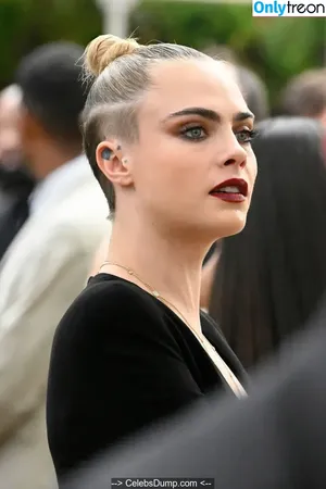 Cara Delevingne / caradelevingne nude photo #0512