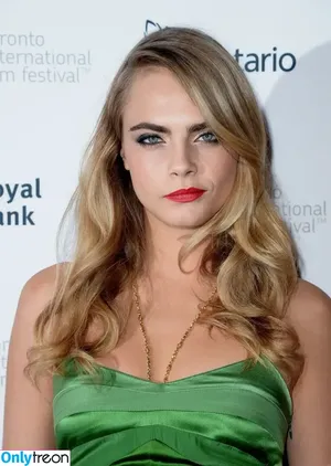 Cara Delevingne / caradelevingne nude photo #0519