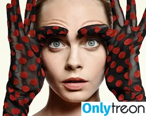Cara Delevingne / caradelevingne nude photo #0544
