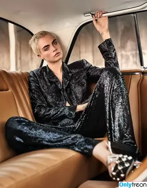 Cara Delevingne / caradelevingne nude photo #0551
