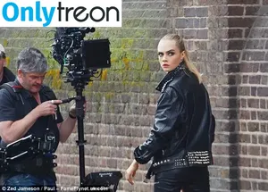 Cara Delevingne / caradelevingne nude photo #0593