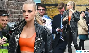 Cara Delevingne / caradelevingne nude photo #0595