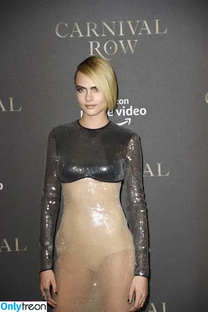 Cara Delevingne / caradelevingne nude photo #0605