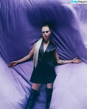 Cara Delevingne / caradelevingne nude photo #0623