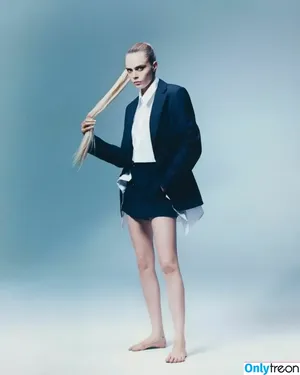 Cara Delevingne / caradelevingne nude photo #0628