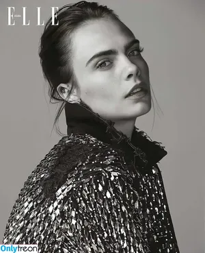 Cara Delevingne / caradelevingne nude photo #0693